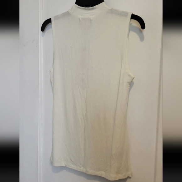 BCBGeneration Top Size: Large - Picture 4 of 7